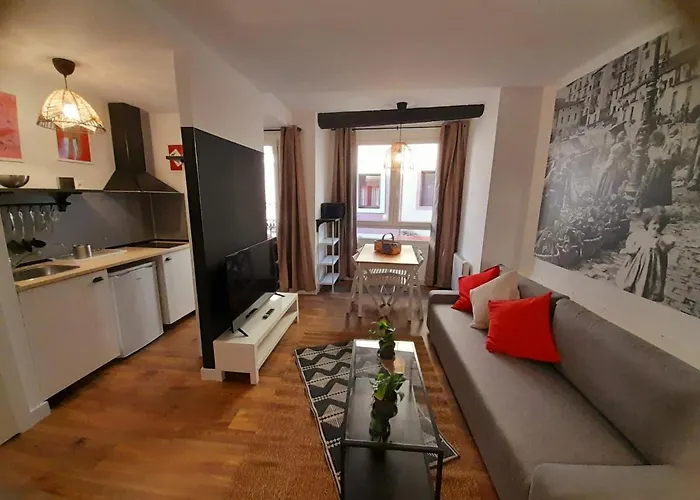 Andra Mari Apartamentu Turistikoak * Bermeo