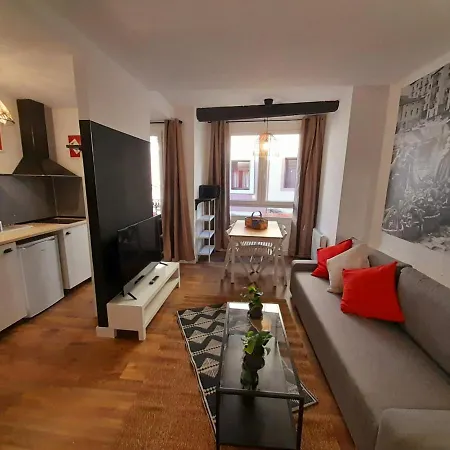 Andra Mari Apartamentu Turistikoak * Бермео