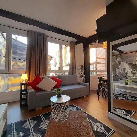 Andra Mari Apartamentu Turistikoak Апартаменты *